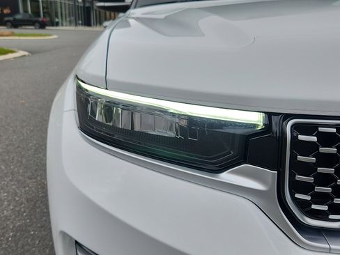 Used 2022 Jeep Grand Cherokee Summit w/ Adv Protech Group IV image 9