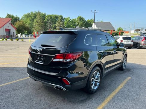 Used 2017 Hyundai Santa Fe SE FWD image 5