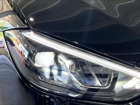 Used 2025 Mercedes-Benz C 300 4MATIC Sedan image 28