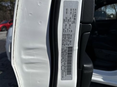 Used 2020 Jeep Grand Cherokee Altitude image 26