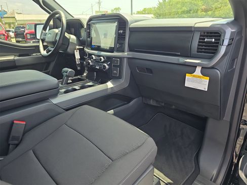 New 2025 Ford F150 XLT w/ Equipment Group 301A Standard image 8