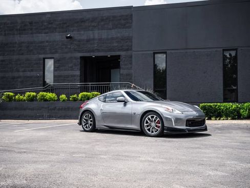 Used 2013 Nissan 370Z Coupe RWD image 9