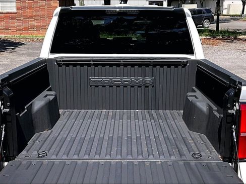Used 2024 Toyota Tacoma SR5 AWD/4WD image 35