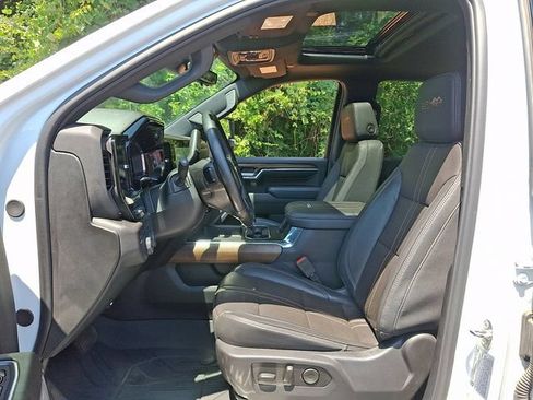 Used 2024 Chevrolet Silverado 3500 High Country w/ Technology Package AWD/4WD image 13