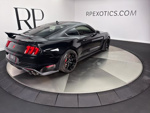 Used 2020 Ford Mustang Shelby GT350R w/ GT350R Equipment Group 920A RWD image 9