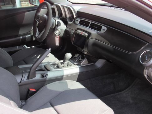 Used 2014 Chevrolet Camaro SS w/ SS Performance Package RWD image 40