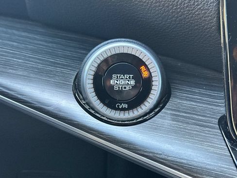 Used 2024 Jeep Wagoneer L Series II w/ Flexible Seating Group AWD/4WD image 23