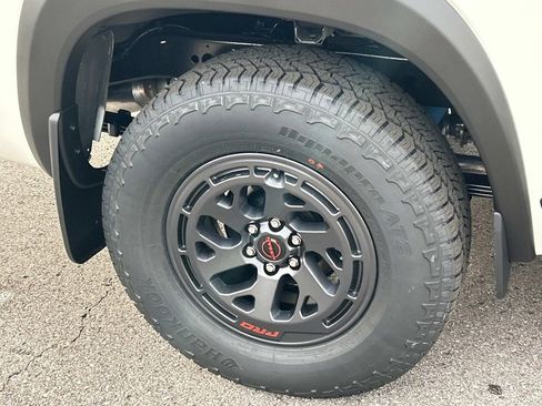 New 2026 Nissan Frontier PRO-4X w/ Pro-4x Convenience Package AWD/4WD image 11