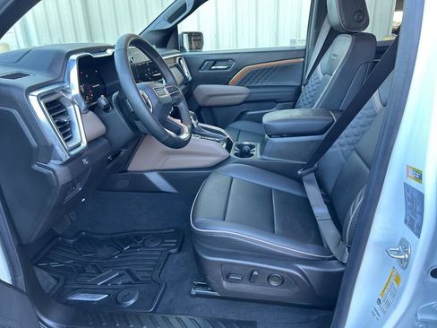 Certified 2025 GMC Canyon Denali AWD/4WD image 13