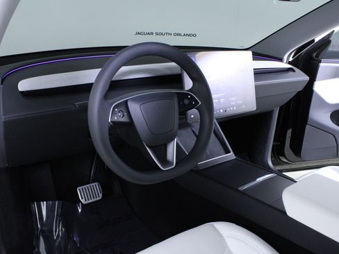 Used 2026 Tesla Model Y 2WD image 21