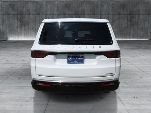 Used 2024 Jeep Wagoneer L Series II RWD image 6