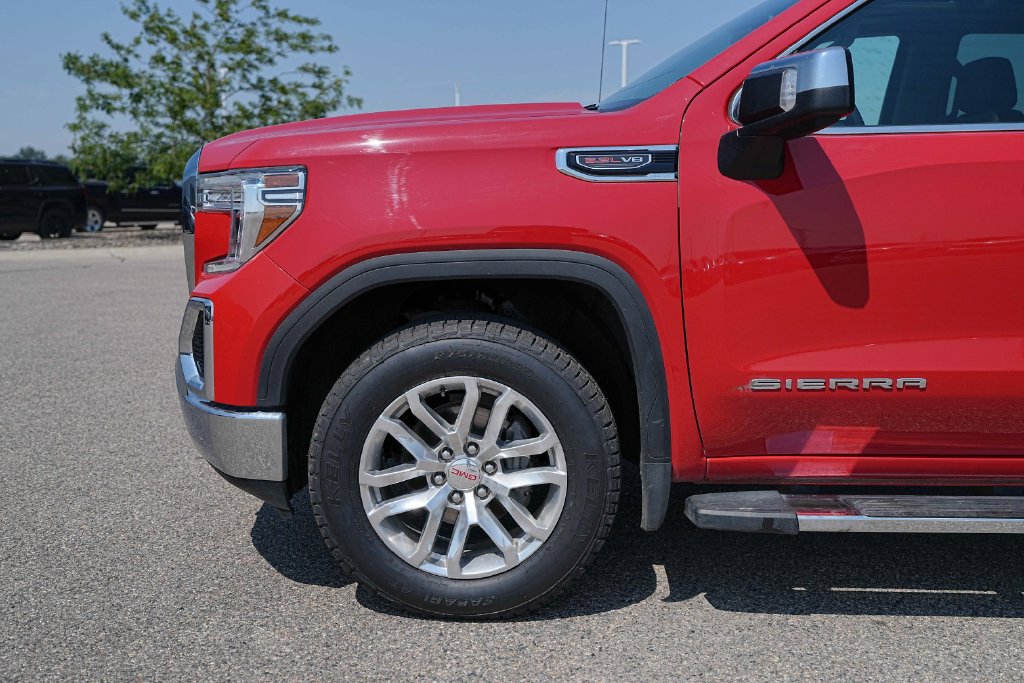 Used 2022 GMC Sierra 1500 SLT w/ SLT Premium Package AWD/4WD image 12