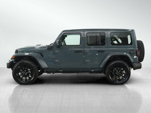 Used 2025 Jeep Wrangler Unlimited Sahara w/ Safety Group image 2