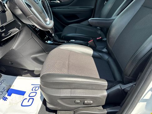 Used 2022 Buick Encore Preferred w/ Safety Package image 16