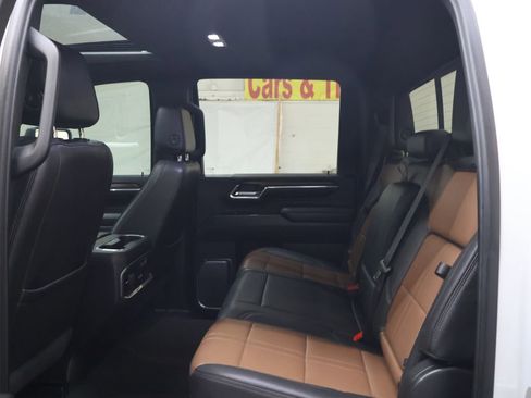 Used 2024 Chevrolet Silverado 3500 High Country w/ High Country Premium Package AWD/4WD image 15