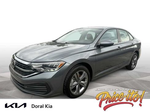 Used 2022 Volkswagen Jetta SE FWD image 1