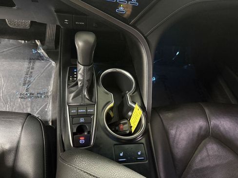 Used 2019 Toyota Camry XSE FWD image 20
