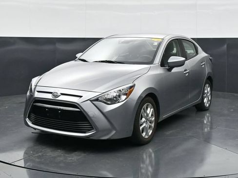 Used 2016 Scion iA FWD image 5