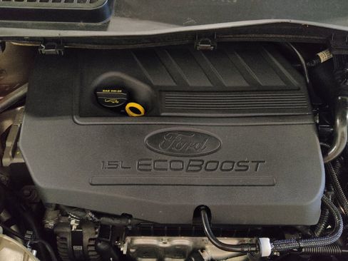 Used 2018 Ford Escape SE w/ SE Sync 3 Package FWD image 30