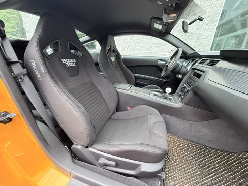 Used 2013 Ford Mustang Boss 302 w/ Boss 302 Accessory Pkg RWD image 29