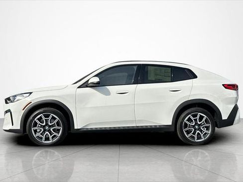 New 2026 BMW X2 xDrive28i w/ Technology Package image 2