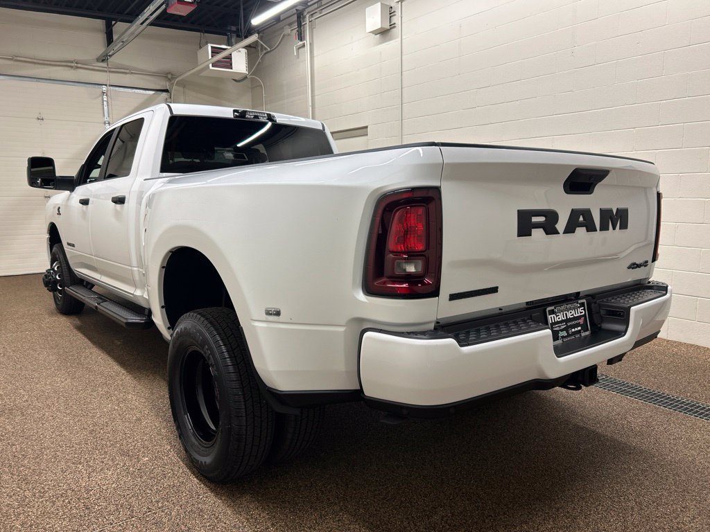 New 2026 RAM 3500 Big Horn AWD/4WD image 4