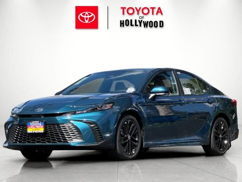 New 2026 Toyota Camry SE FWD image 7