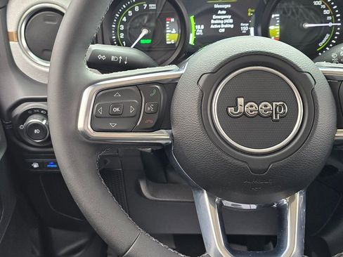 Used 2025 Jeep Wrangler Unlimited Sahara w/ Safety Group image 38