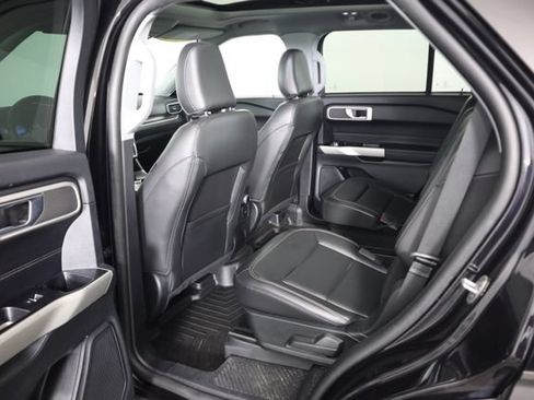 Used 2022 Ford Explorer XLT w/ Equipment Group 202A AWD/4WD image 61
