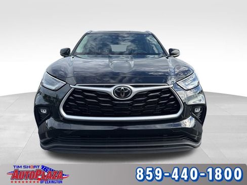 Used 2021 Toyota Highlander XLE image 9