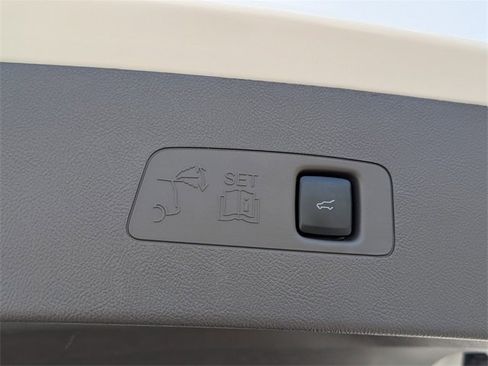 Used 2024 Lincoln Corsair FWD image 11