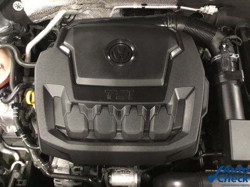 Used 2019 Volkswagen Beetle 2.0T S image 40