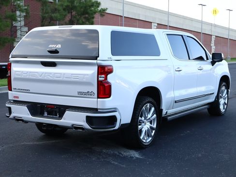 Used 2022 Chevrolet Silverado 1500 High Country w/ High Country Premium Package AWD/4WD image 37