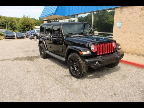 Used 2019 Jeep Wrangler Unlimited Sahara AWD/4WD image 1