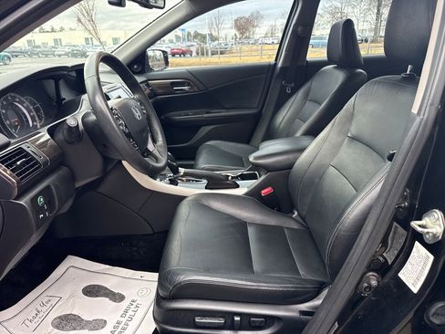 Used 2016 Honda Accord Touring image 13
