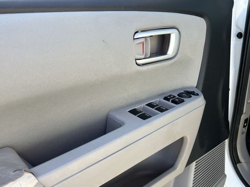 Used 2010 Honda Pilot LX image 12