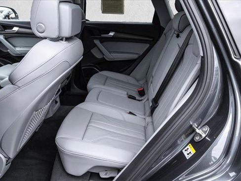Used 2025 Audi Q5 e Premium Plus w/ Premium Plus Package image 22