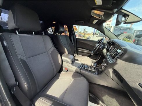 Used 2018 Dodge Charger R/T image 31