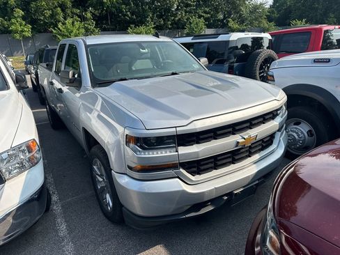 Used 2018 Chevrolet Silverado 1500 Custom w/ Custom Value Package AWD/4WD image 4