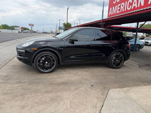 Used 2014 Porsche Cayenne S image 7