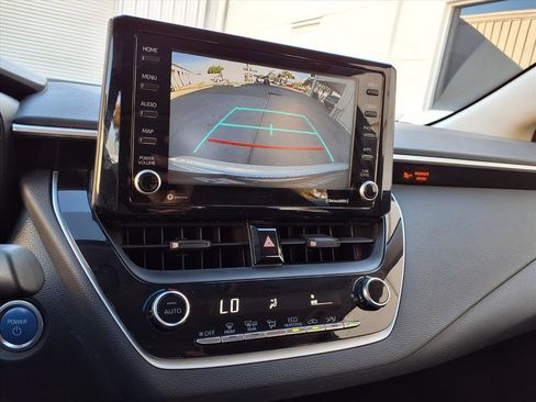 Used 2022 Toyota Corolla LE image 23