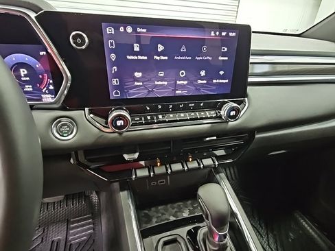 Used 2025 GMC Canyon Elevation w/ Convenience Package image 12