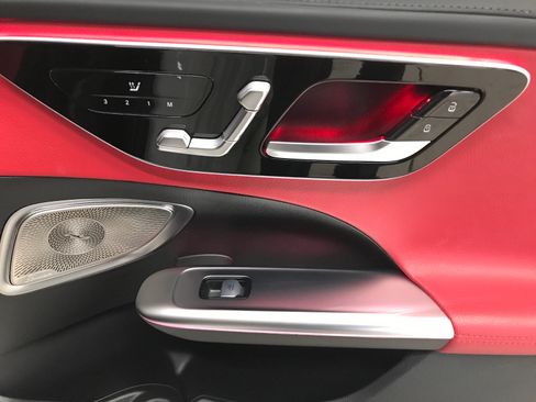 Used 2023 Mercedes-Benz C 300 Sedan image 12