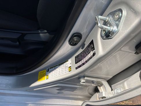 Used 2025 Toyota Corolla LE image 30