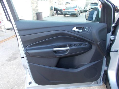 Used 2018 Ford Escape SE image 10