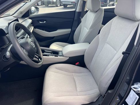 Used 2025 Honda Accord SE image 18