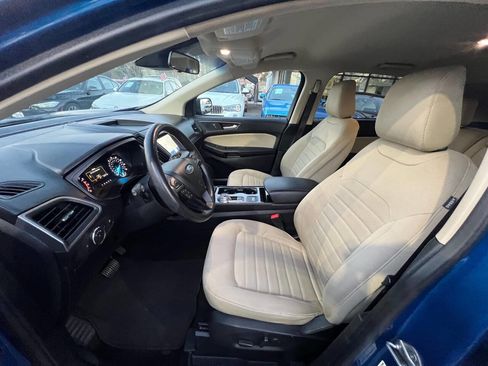 Used 2020 Ford Edge SE image 9