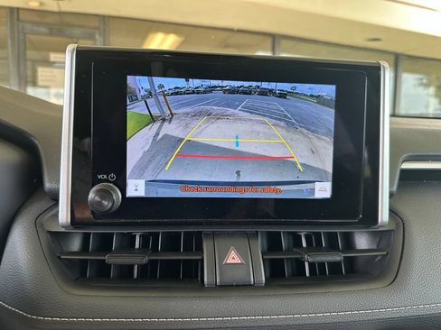Used 2025 Toyota RAV4 XLE AWD/4WD image 26