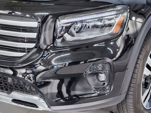 Used 2025 Mercedes-Benz GLB 250 image 12