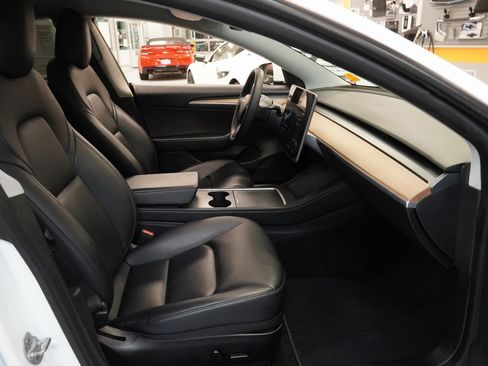 Used 2021 Tesla Model 3 Standard Range Plus image 33